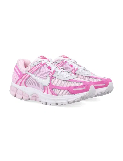 Nike Wmns Zoom Vomero 5 Sneakers In Pink