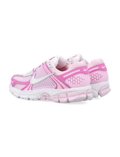 Nike Wmns Zoom Vomero 5 Sneakers In Pink