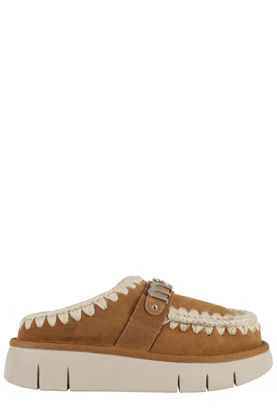 Mou Bounce Metal Logo Cognac Clog In Brown