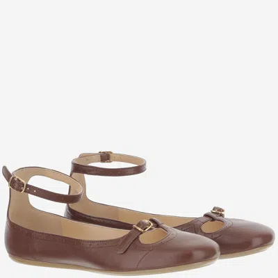 Chloé Flat Shoe With Burnished Look Made In Italy In Brown