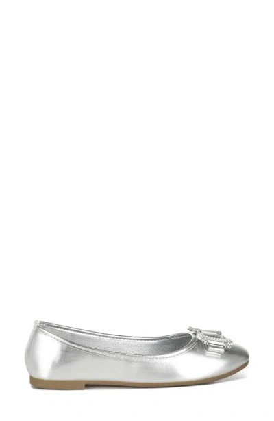 London Rag Navik Flat In Silver