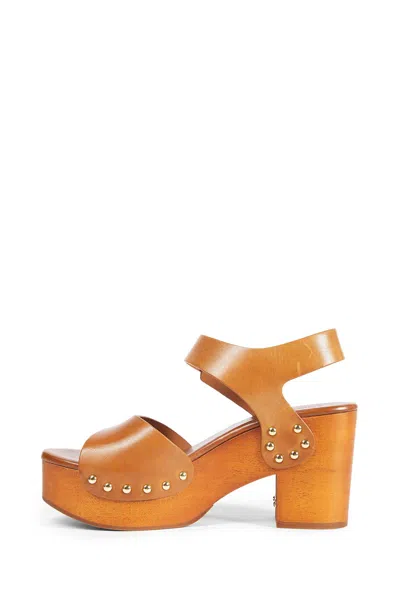 Chloé Jeannette Wedge Clogs In Brown