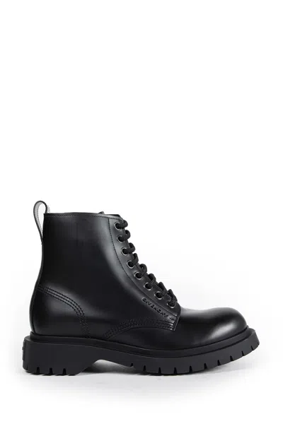 Givenchy Chunky Sole Leather Ankle Boots With Pull Tab In Black