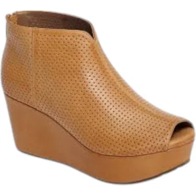 Chocolat Blu Women's Walee Platform Bootie In Cognac Leather In Brown