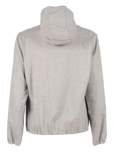 正面连帽拉链夹克