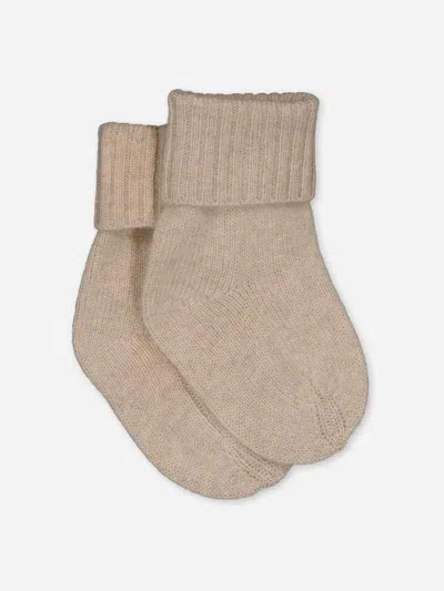 Bobbin & Tricot Cashmere Socks In Neutral