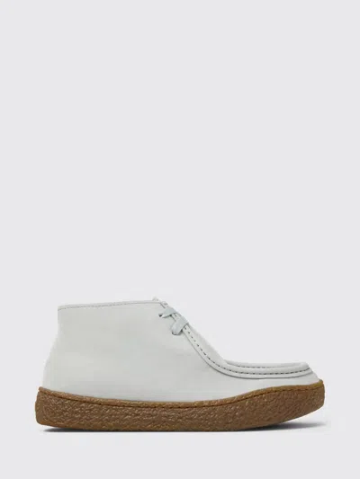 Camper Peu Terreno In Gray