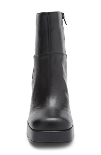 Steve Madden Izabelle Platform Boot In Black