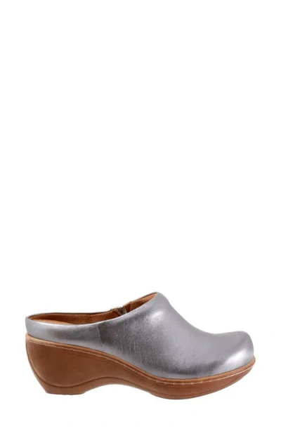 Softwalk Madison Clog In Gray
