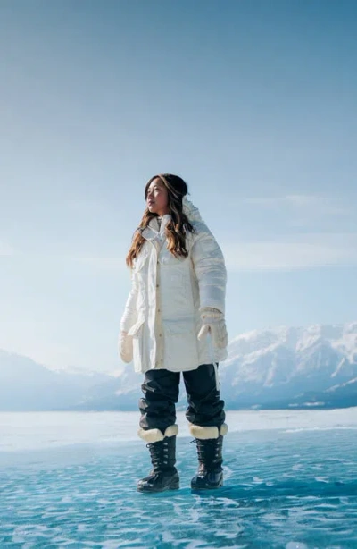 Baffin Maple Leaf Snow Boot In Black