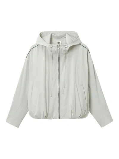 滚边边饰连帽夹克