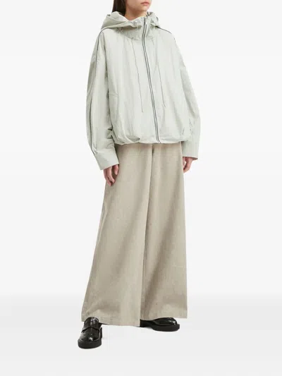 滚边边饰连帽夹克