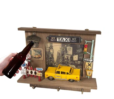 Hivvago Shadow Box With 3 Metal Keychain Hooks In Brown