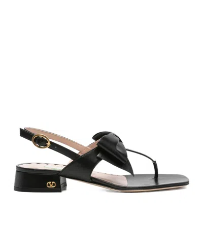 Valentino Bowow Leather Thong Sandals In Black