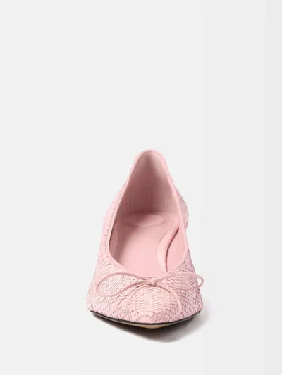 Jacquemus Tourni B Snake-effect Leather Pumps In Pink