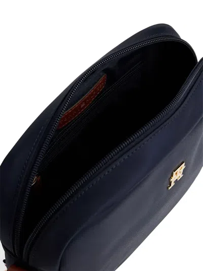 Tommy Hilfiger Logo-plaque Cross Body Bag In Blue