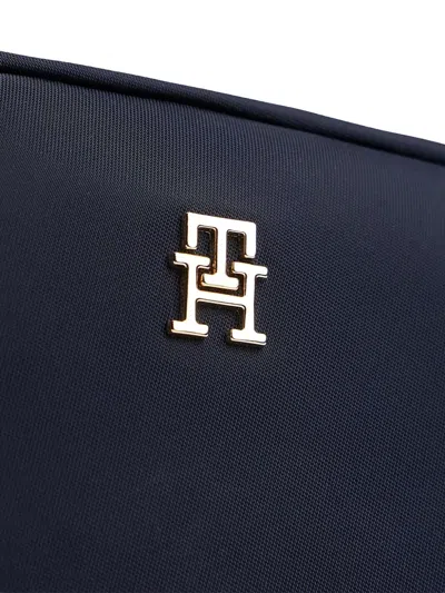 Tommy Hilfiger Logo-plaque Cross Body Bag In Blue