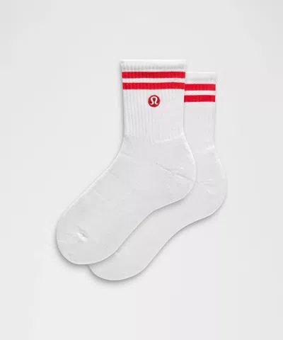 Lululemon Unisex Daily Essential Quarter Socks In White