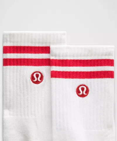 Lululemon Unisex Daily Essential Quarter Socks In White