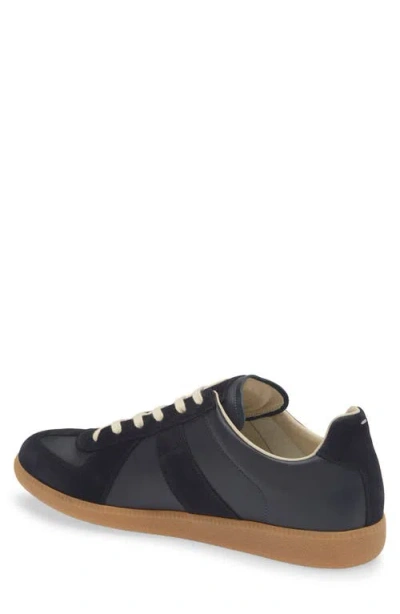 Maison Margiela Casual Low Top Sneakers With Suede Panels In Black