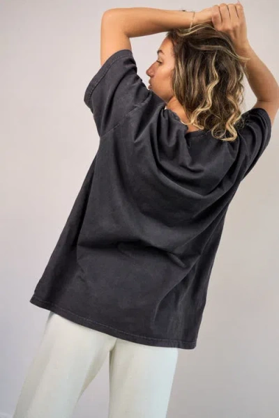 Vitality Retro Uni Tee In Black