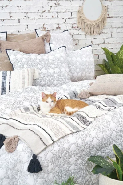 Carol & Frank Barton Dune Onyx Throw Blanket In Gray