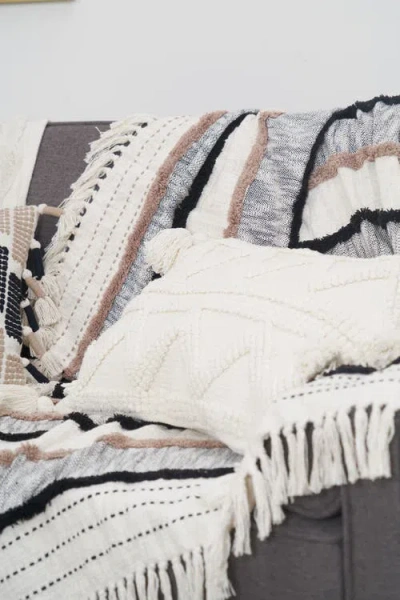 C & F Home C&f Home Benn Throws In Multi