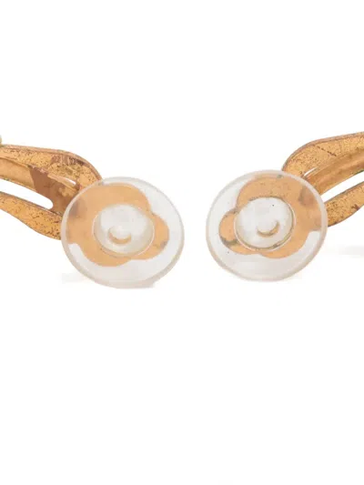 Pre-owned Chanel 1995 Interlocking Cc Turn-lock Earrings In Gold