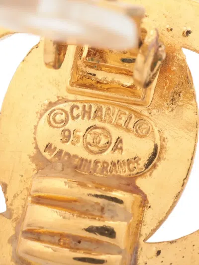 Pre-owned Chanel 1995 Interlocking Cc Turn-lock Earrings In Gold