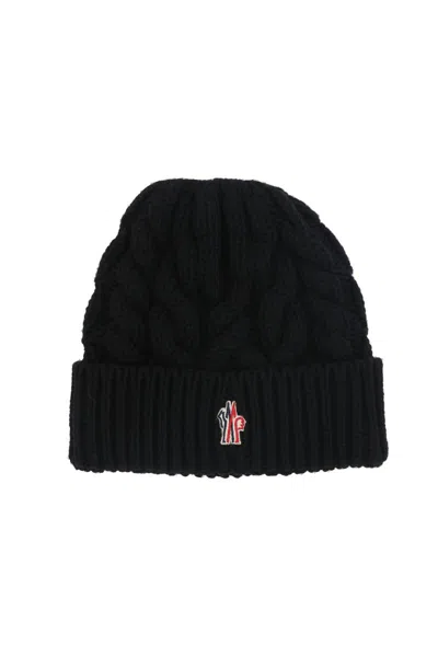 Moncler Grenoble Logo Patch Knitted Beanie In Black
