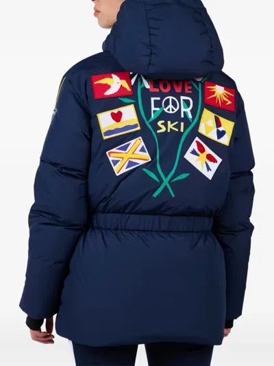 贴花缀饰羽绒夹克