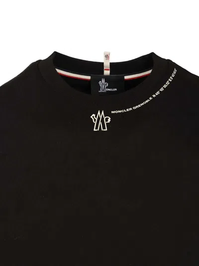 Moncler T-shirt Con Logo In Black