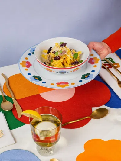 Misette Flower-shaped Linen Placemats (set Of Four) In Orange