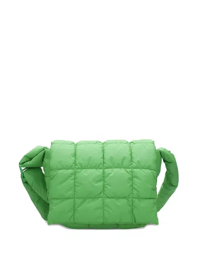 绗缝填充单肩包