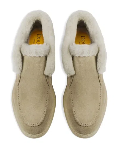 皮毛一体边饰绒面皮靴