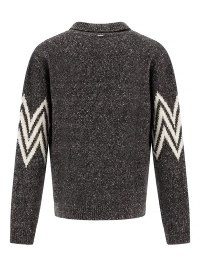 锯齿纹翻领毛衣