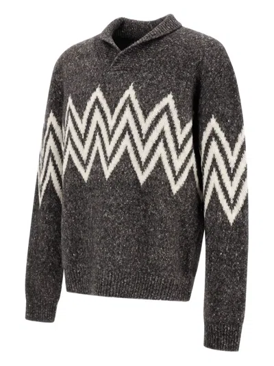 锯齿纹翻领毛衣