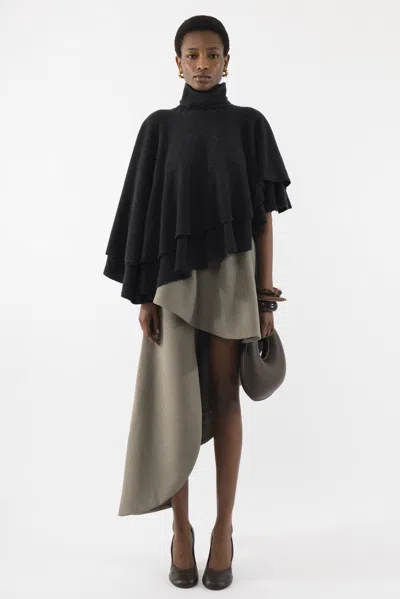 Arakii Flowy Knitted Cape In Gray