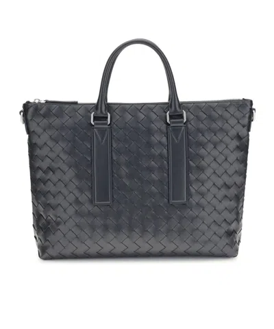 Bottega Veneta Intrecciato Shoulder Bag In Black
