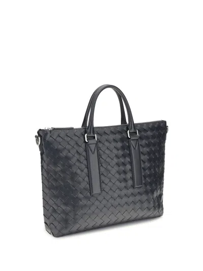 Bottega Veneta Intrecciato Shoulder Bag In Black