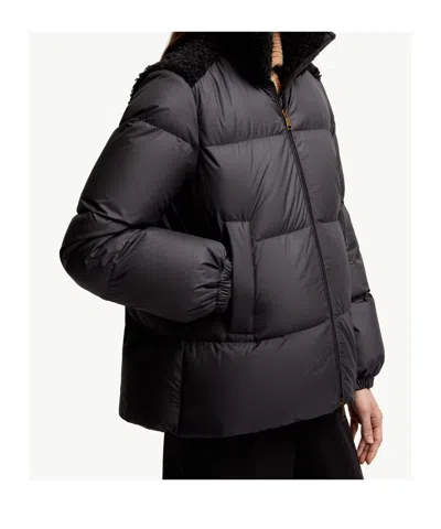 Moncler 'esnaie' Down Jacket In Black