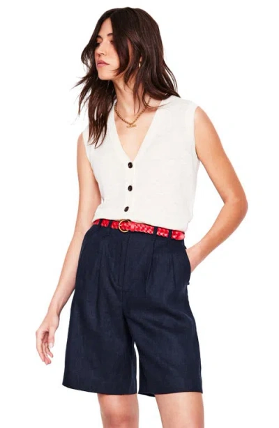 Boden Relaxed Pleated Linen Blend Shorts In Blue