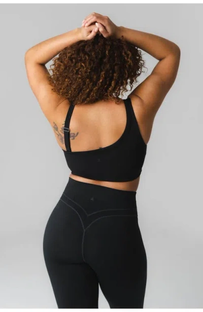 Vitality Cloud Ii Asym Bra In Black