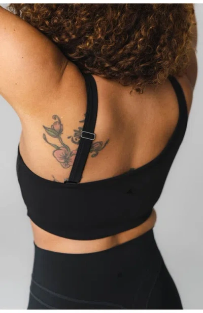 Vitality Cloud Ii Asym Bra In Black