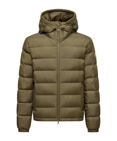 Moncler Laveraet Short Down Jacket With Hood In Green