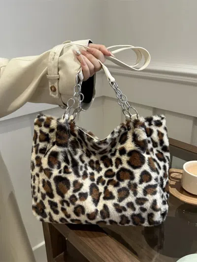 Truedames Faux Fur Leopard Shoulder Bag In Sand