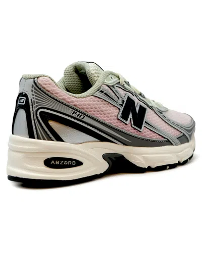 New Balance U740 In Pink