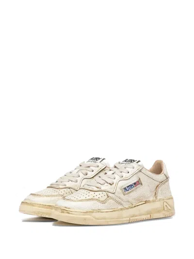 Autry Super Vintage Leather Sneakers In Neutral