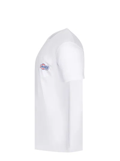 Dsquared2 Classic White T-shirt With Subtle Logo Detail In White