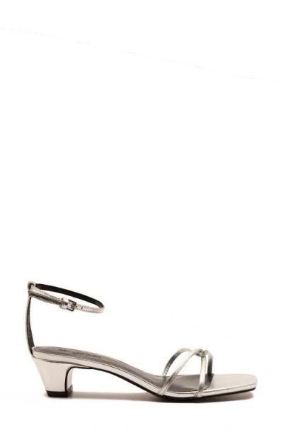 Off The Hook London Holborn Block Heel Sandal In Silver